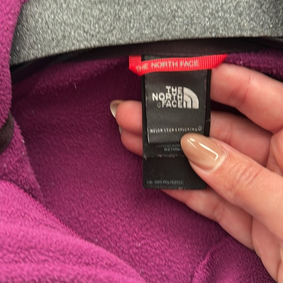 Purple Light Weight 1/2 Zip North Face Fleece  - Size M - Picture 5 of 8